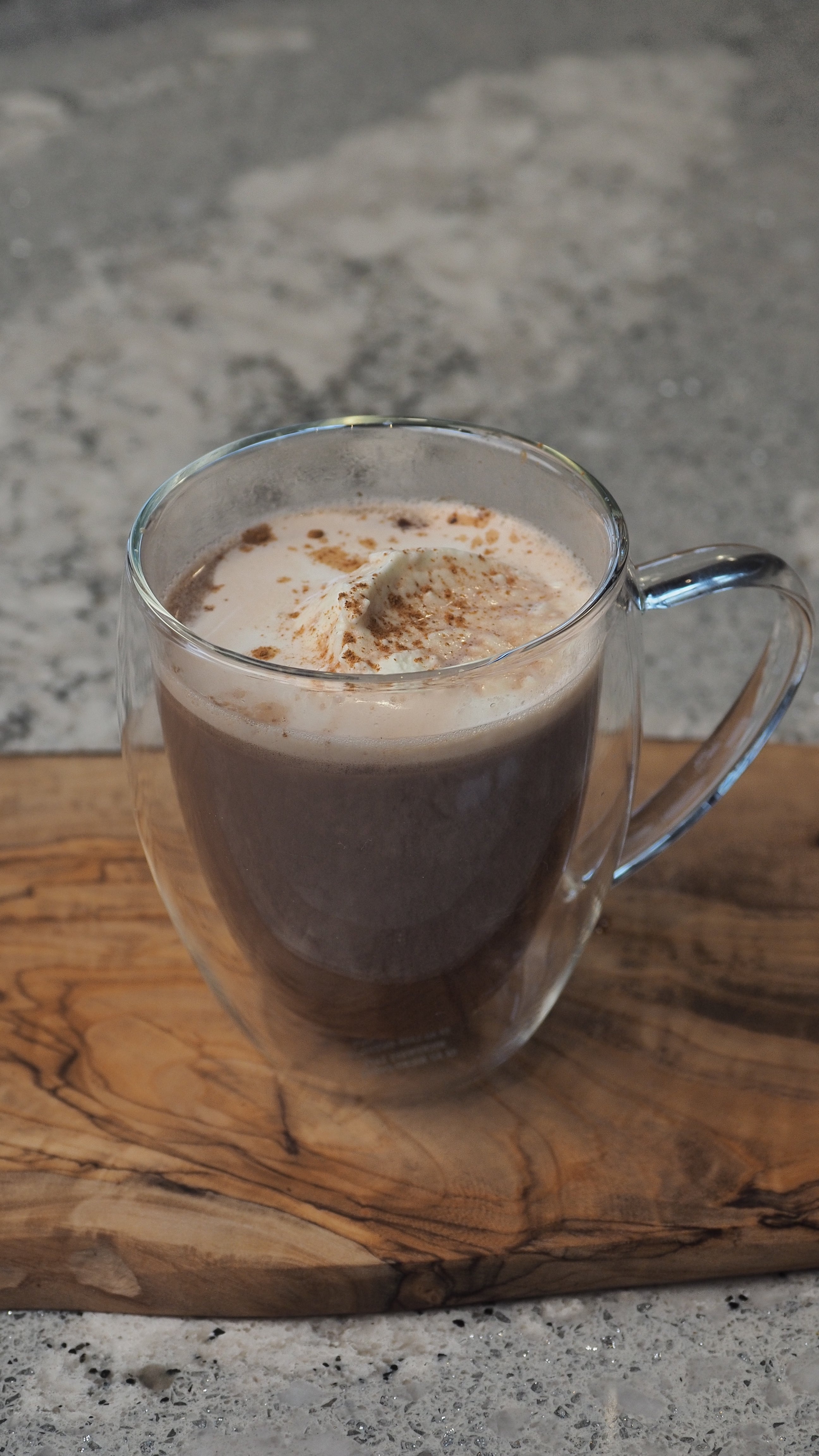 Bone Broth Hot Chocolate Recipe: A Wise Guy’s Take on Health and Indulgence – Bee Mafia